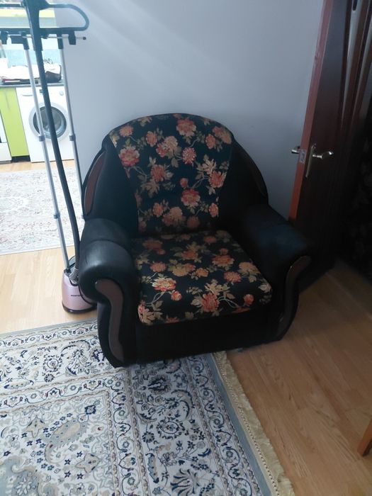 Диван и кресло б/у