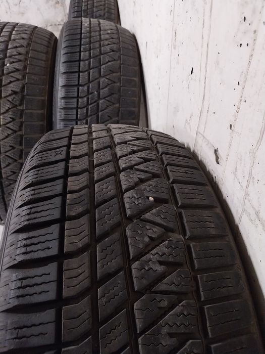 Гуми KUMHO зимни 225 60 17.