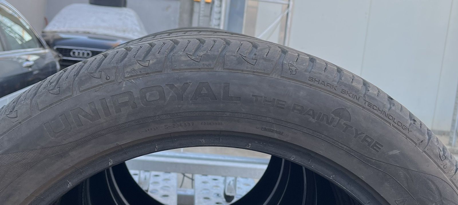 Гуми UNIROYAL 275/45 R20