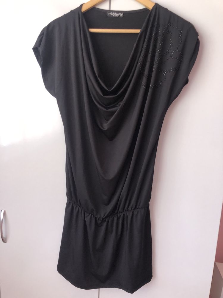 Черна къса рокля