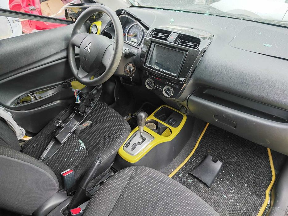 Mitsubishi space star 1.2i 2015 avariat rate fixe fara avans prin tbi