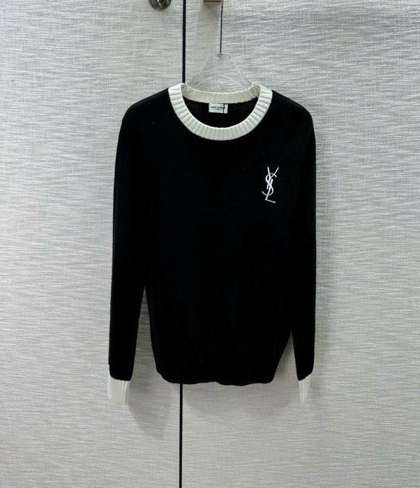 Bluza pulover dama ysl  
Mărime standard 

1 buc - transport in