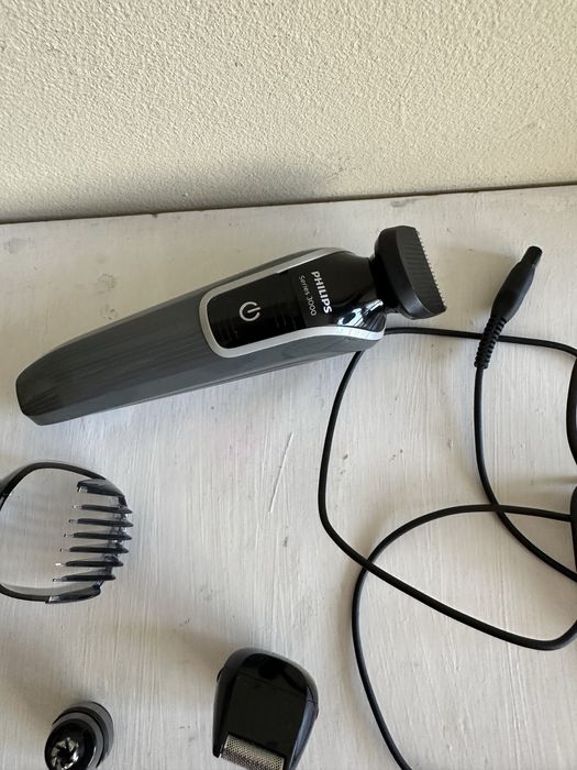 Машинка за бръснене и подстригване Philips Multigroom Series 3000