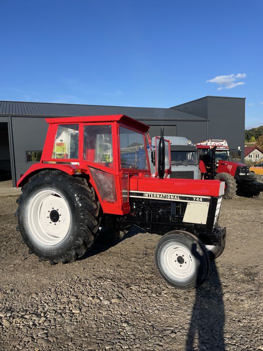 Vand Tractor International 744
