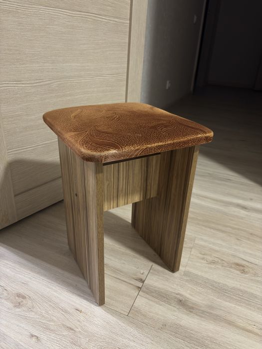 Табурети / стулья