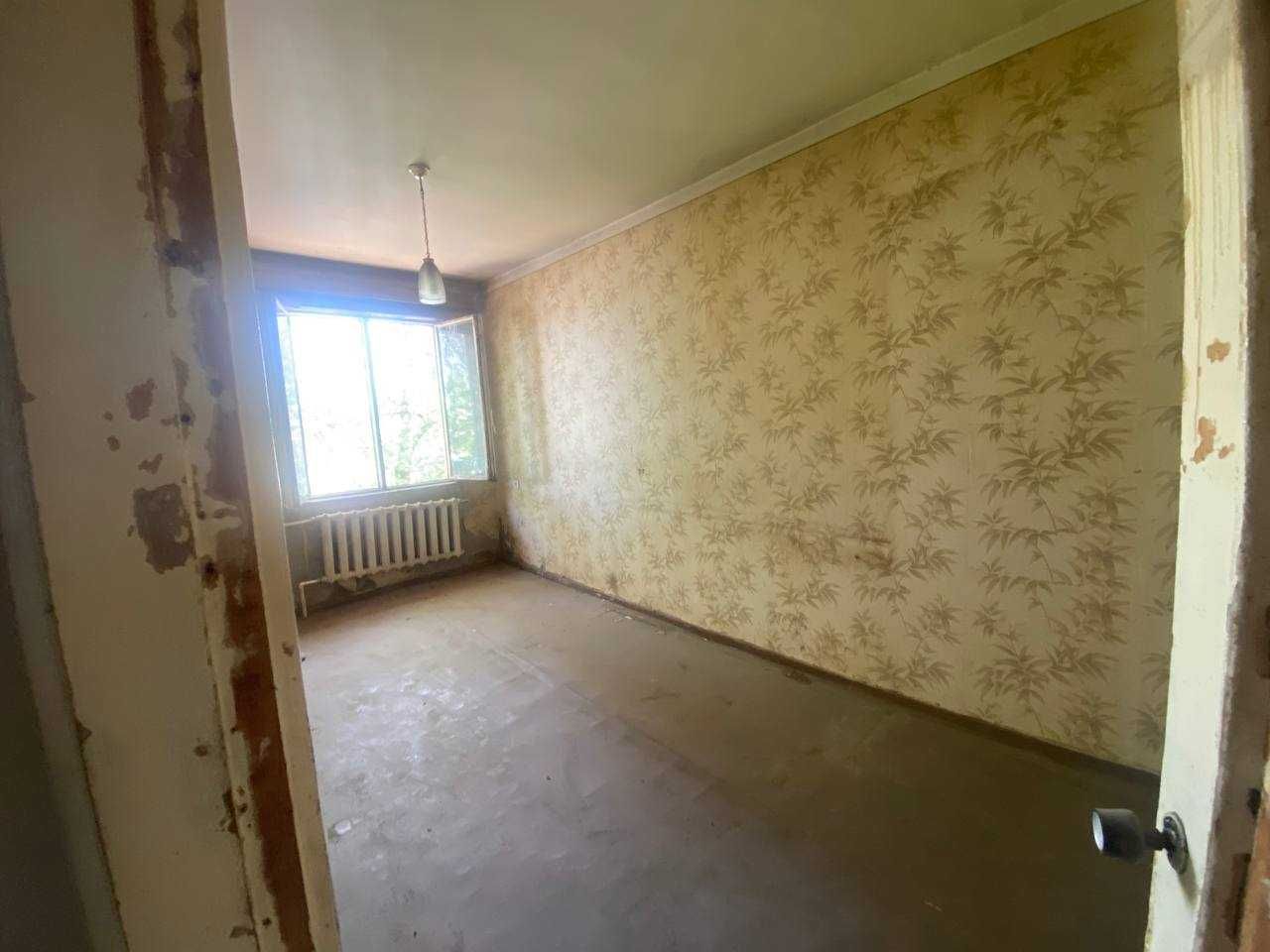 Срочно продается 4-х комн возле метро Чиланзар. Вдоль дороги