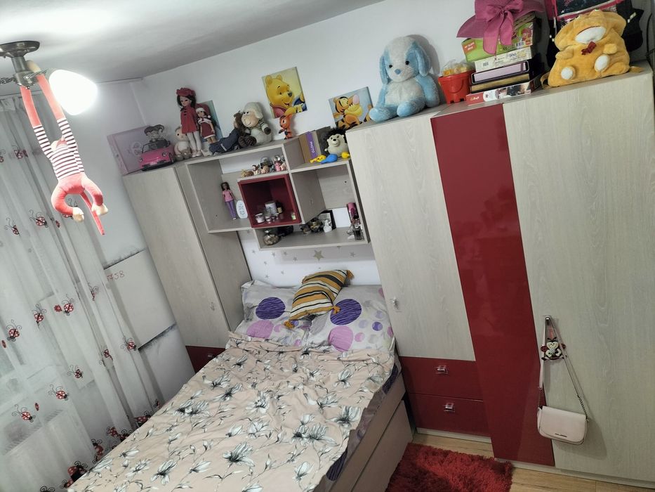 Mobilă fete / tineret