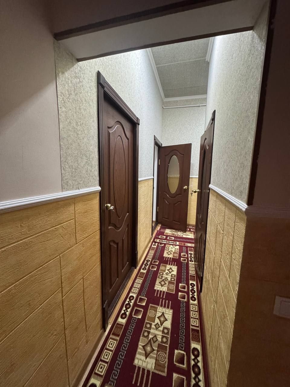 Чирчик ш. Навоий Арбат Пед инс высоко потолочный кирпичный дом 2х/2/2