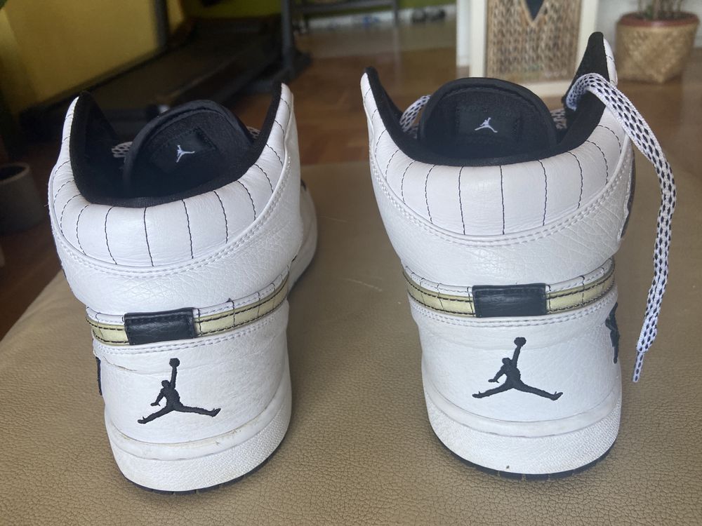 Маратонки от кожа AIR JORDAN.