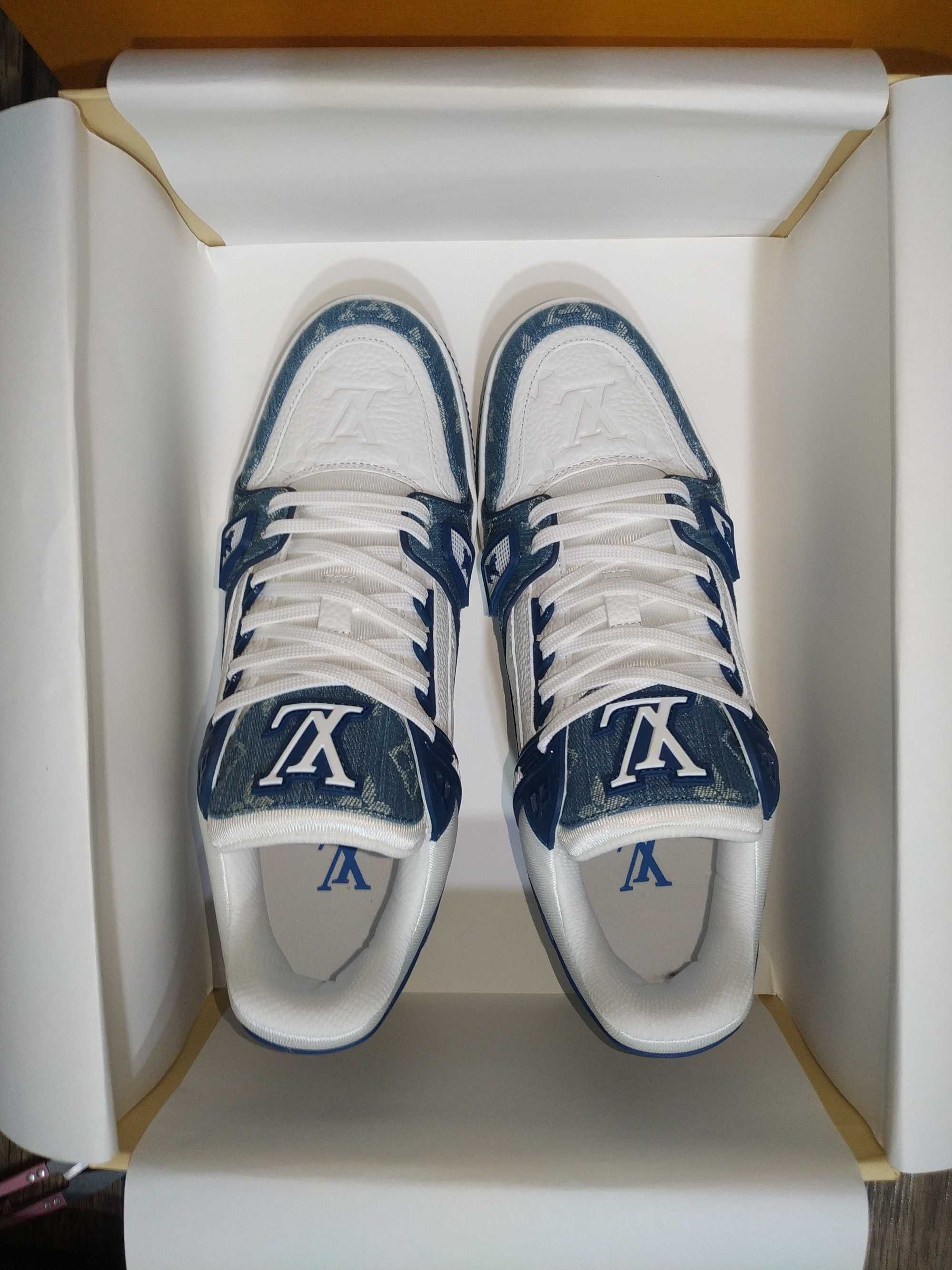 Louis Vuitton Trainer -- Blue & White