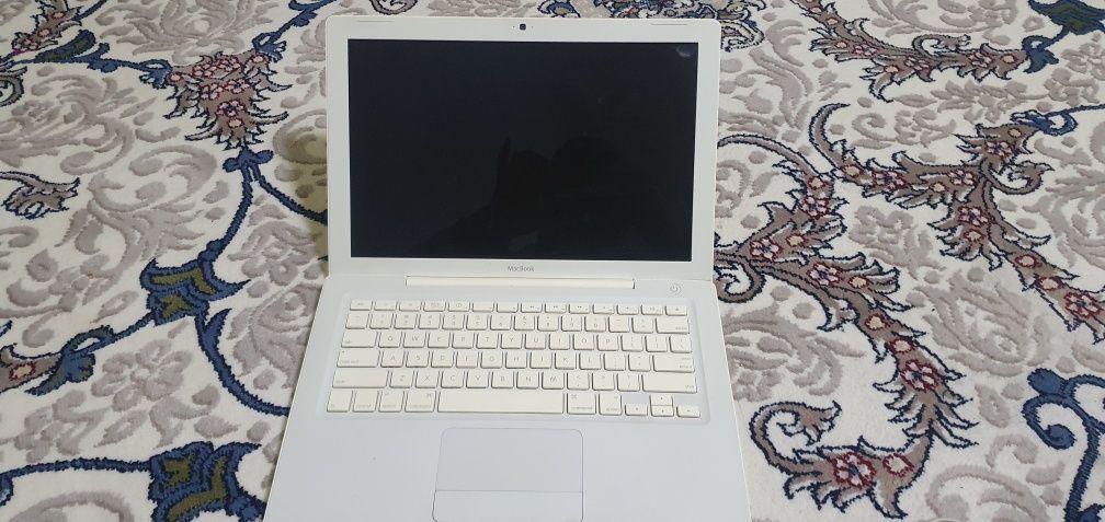 Macbook A1181 s 521g