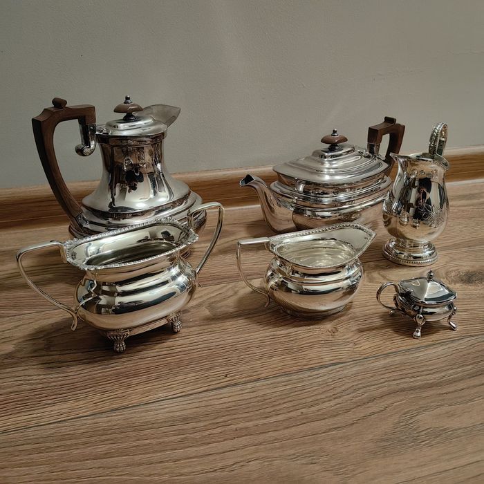 Антикварен посребрен комплект