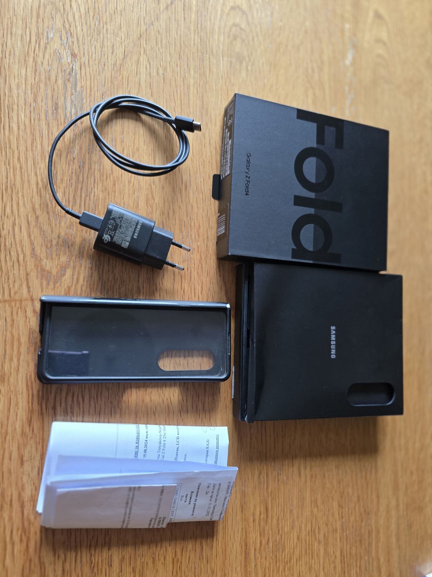 Samsung Z fold 4 пълна комплектация. като нов