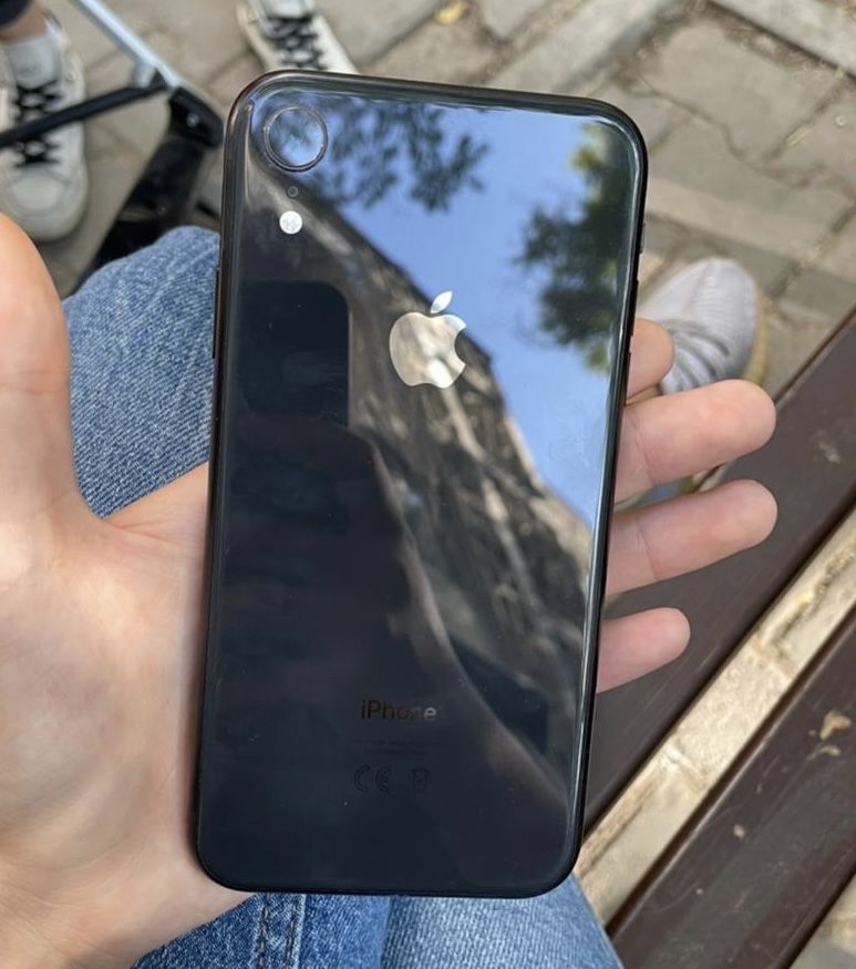 iPhone XR ,64 GB