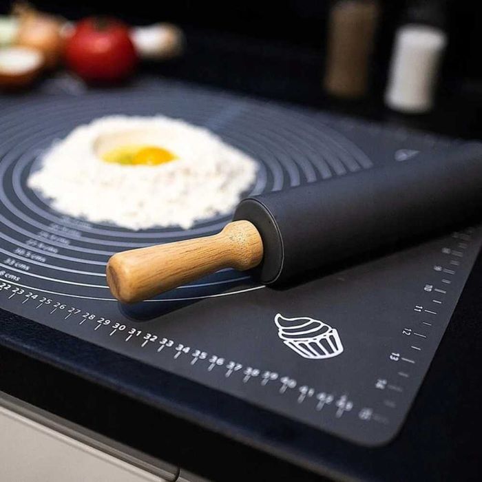 Set Plansa din Silicon Alimentar 70x50 cm cu Sucitor din Lemn 38x5 cm