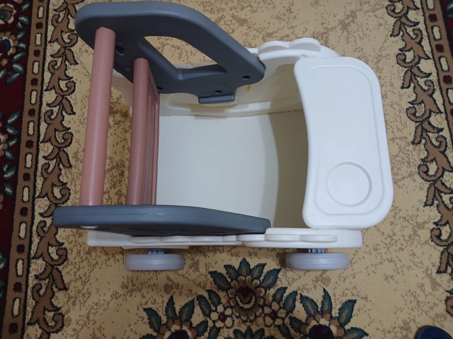 Продам машинку каталку,можно складовать игрушки