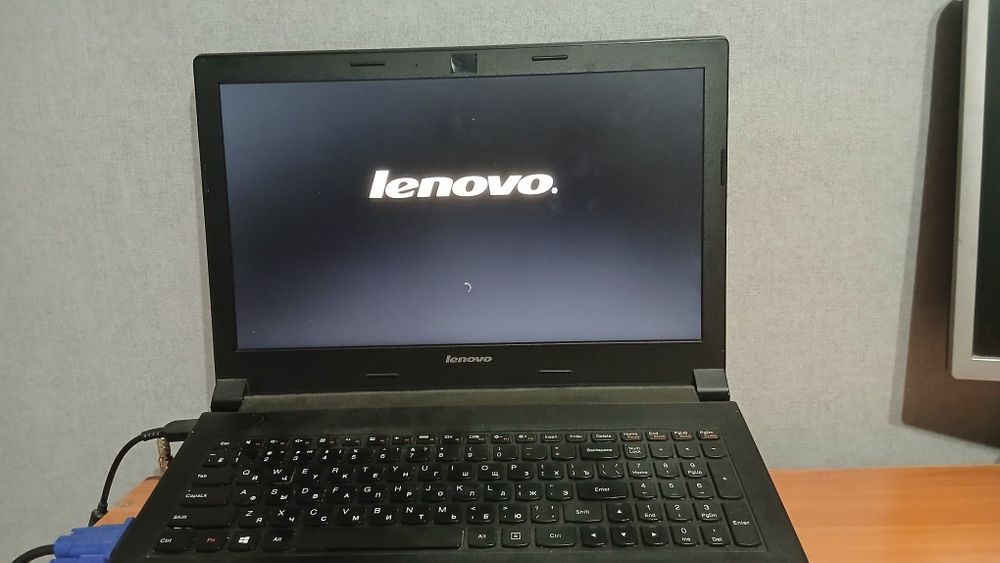 Lenovo B50-70...