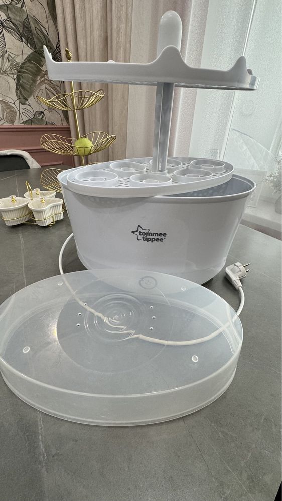 Стерилизатор Tommee Tippee