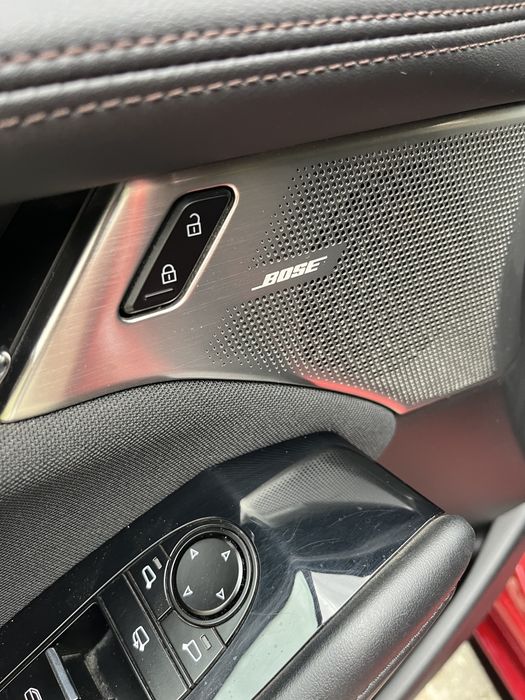 Mazda 3 лек автомобил