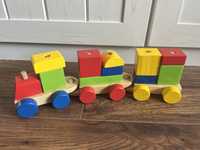 Влак с кубчета за нанизване