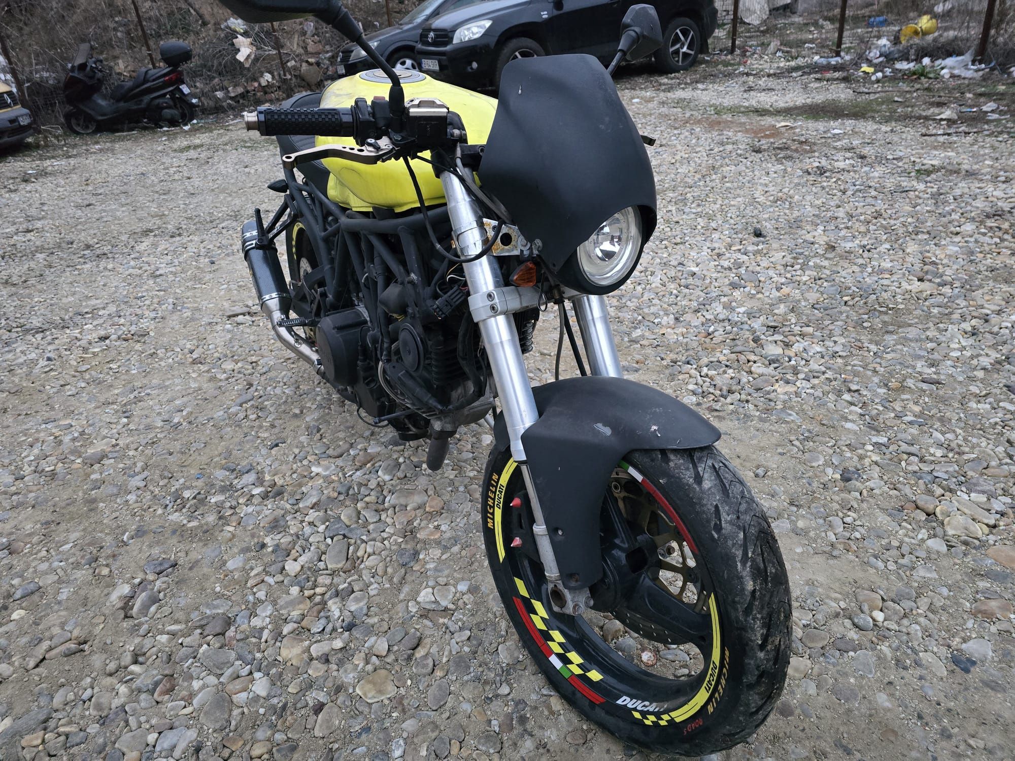 Vând Ducati v2 an 2003