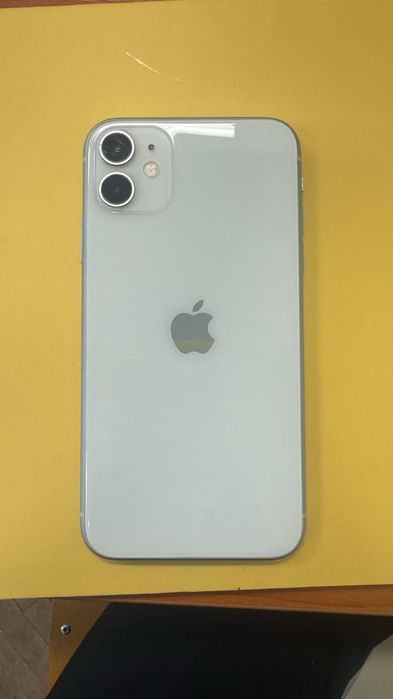 Iphone 11, бял, използван