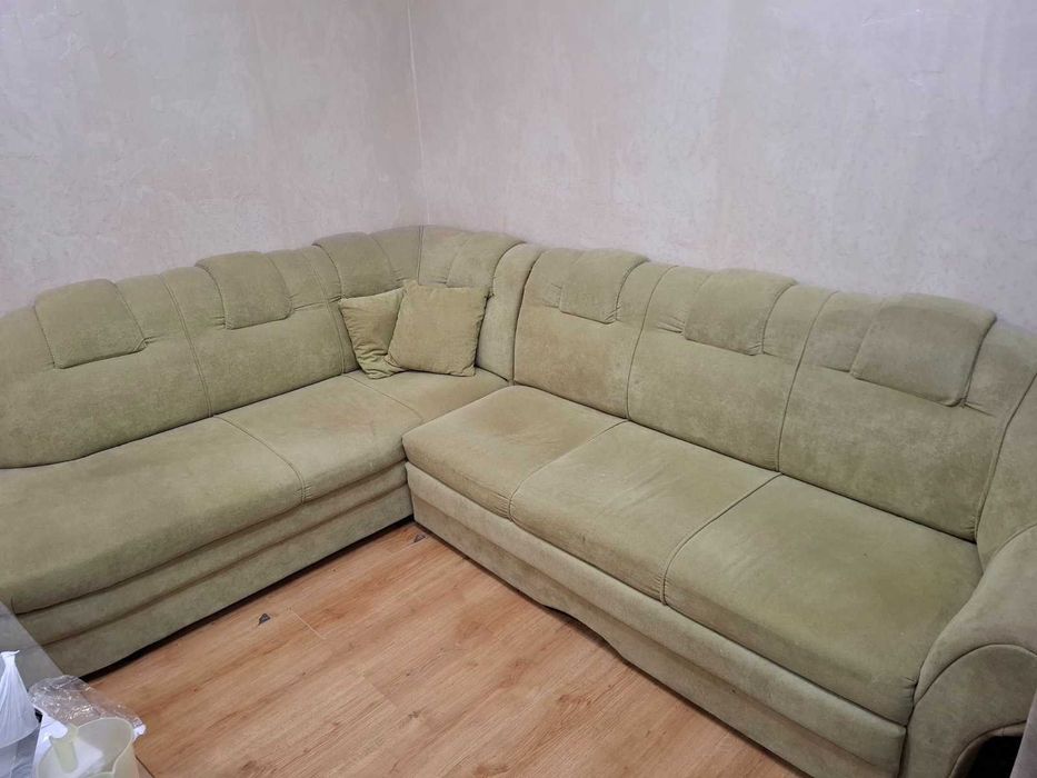 Ъглов диван претапицирани.