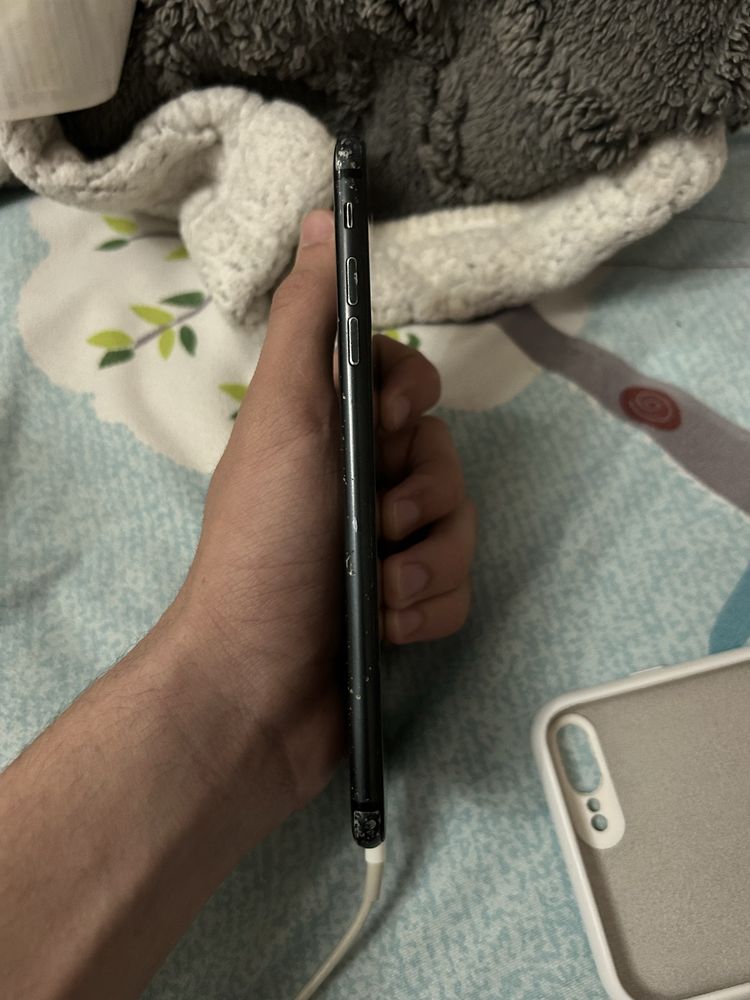 Продается Iphone 7+