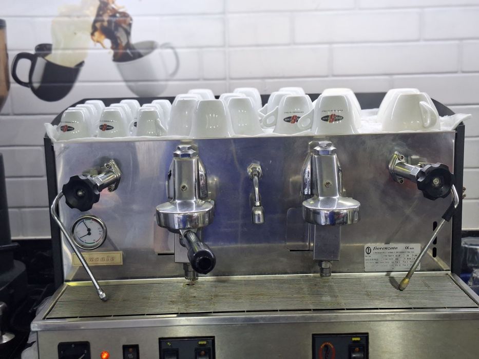 Kofemashinka bor 20 mln.             Xamma narsasi bor ishliydi