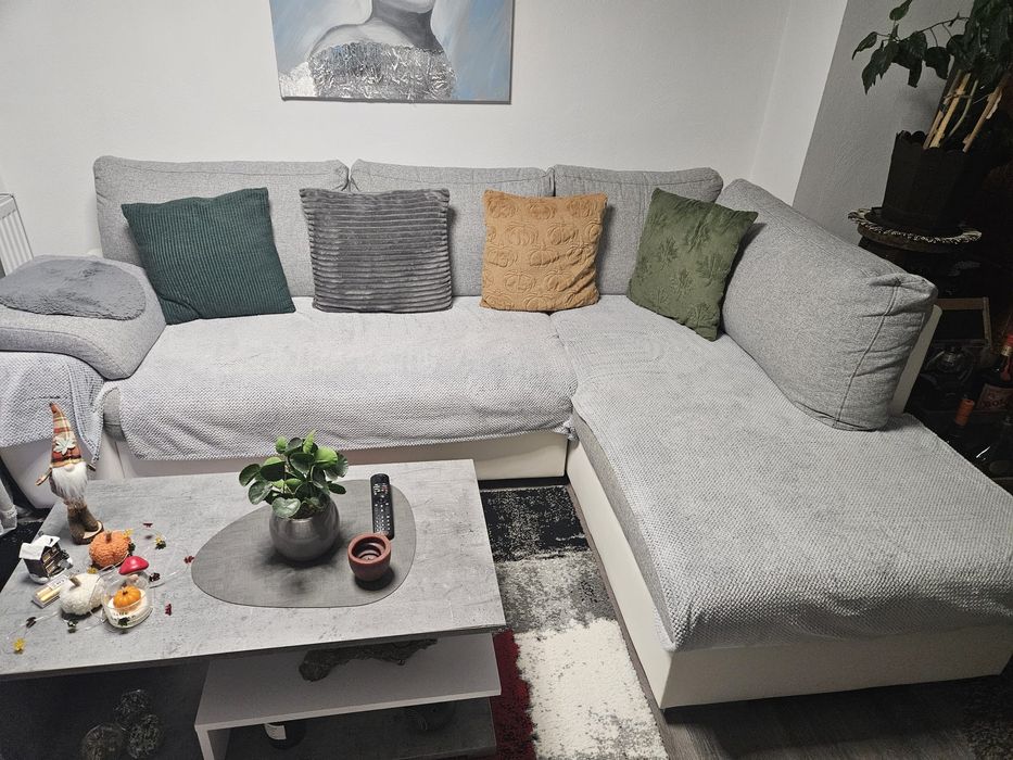 Vând canapea living cu spațiu de depozitare, fara zgârieturi sau ruptu