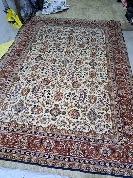 Два броя персийски килими