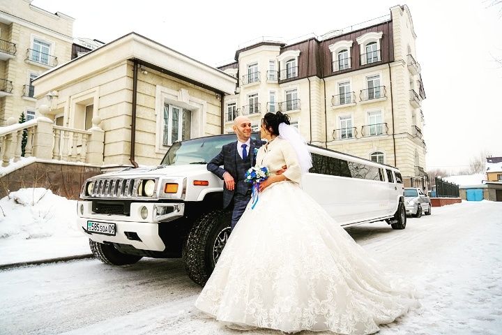 Прокат лимузинов/аренда авто/кортеж/hummer/Chrysler/свадьба/роддом/той