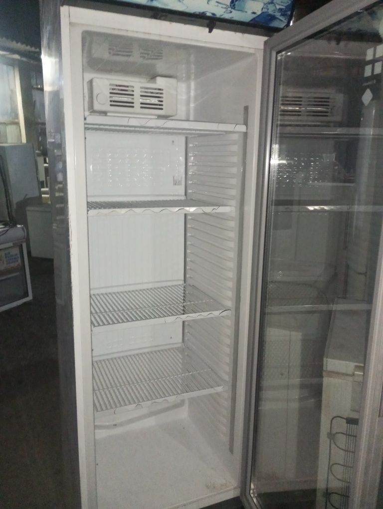 Artel vitrina sotiladi
