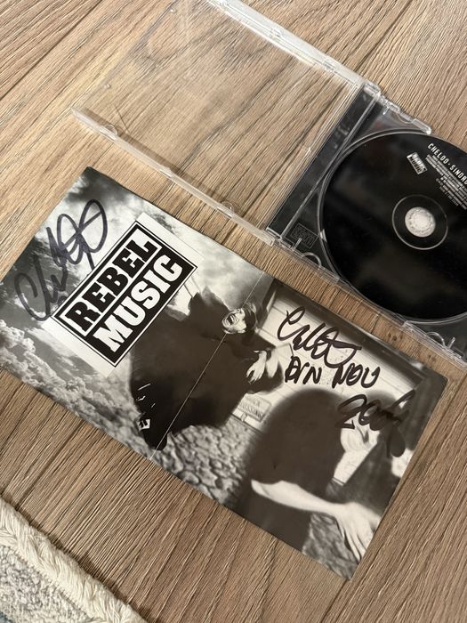 Albun cheloo sindromul tourete semnat