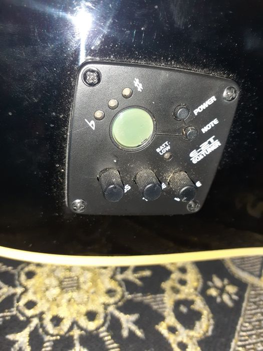 Vand sau schimb cu orgă electronică Chitară electro acustică