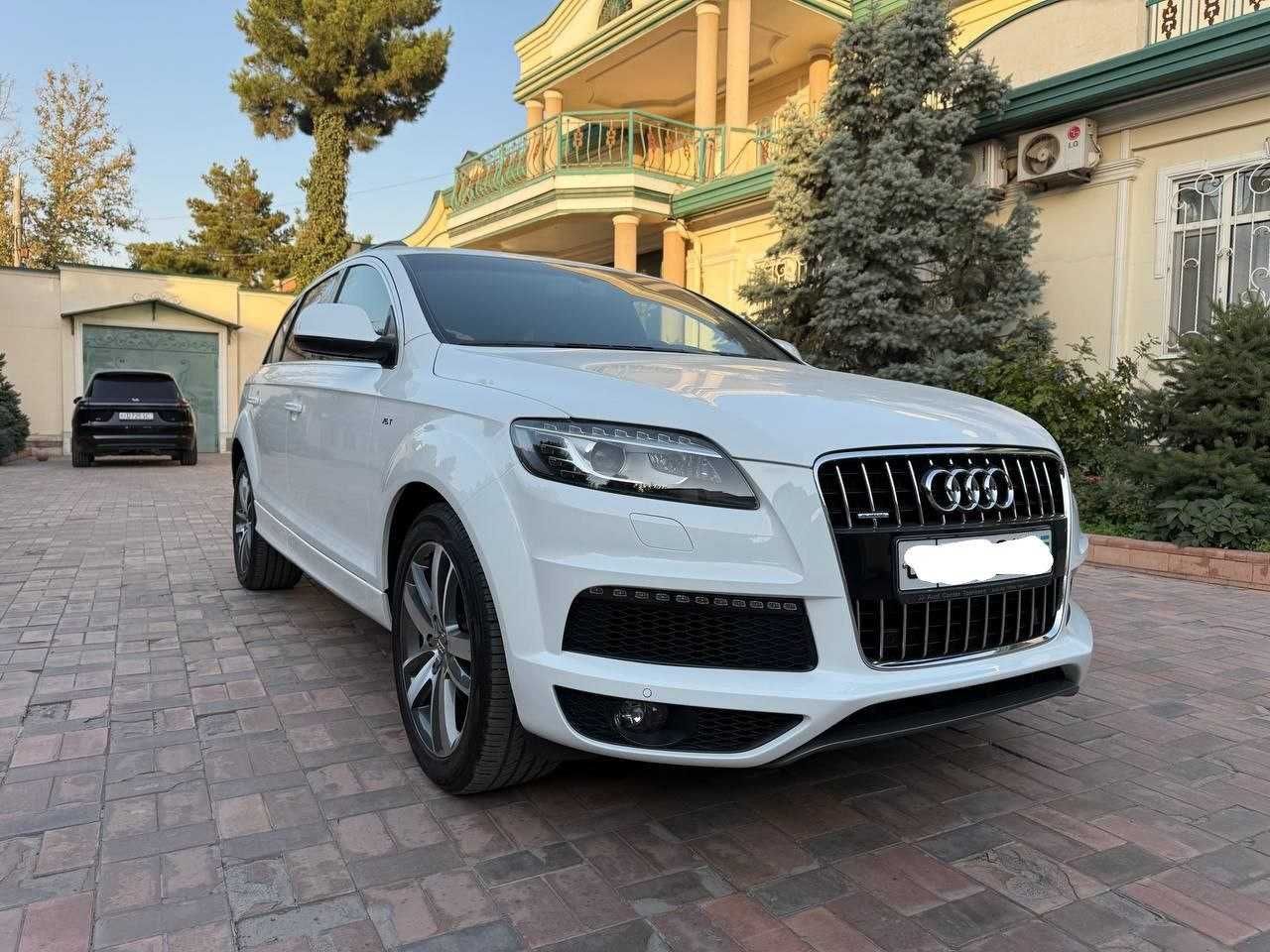 AUDI Q7 TFSI quattro (4WD)