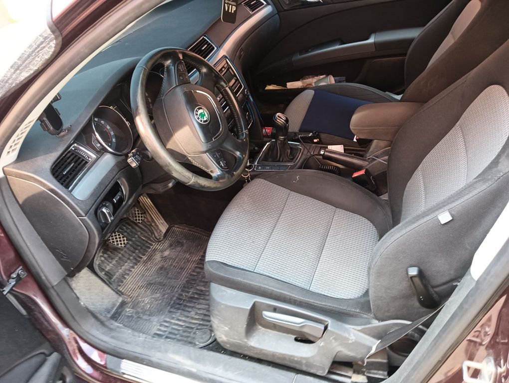 Vând Skoda superb