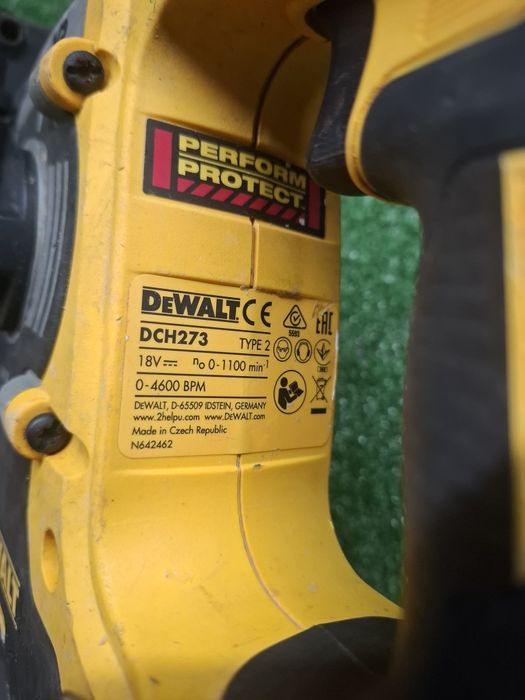 Перфоратор на DeWALT DCH273 с батерия 5 ампера и зарядно