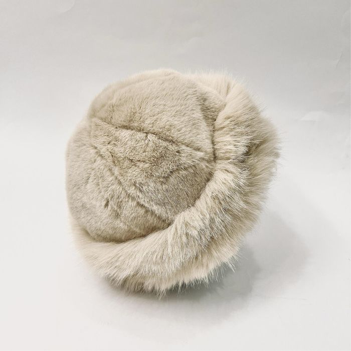 ПРОМО различни цветове модерни, много пухкави и топли шапки с пух