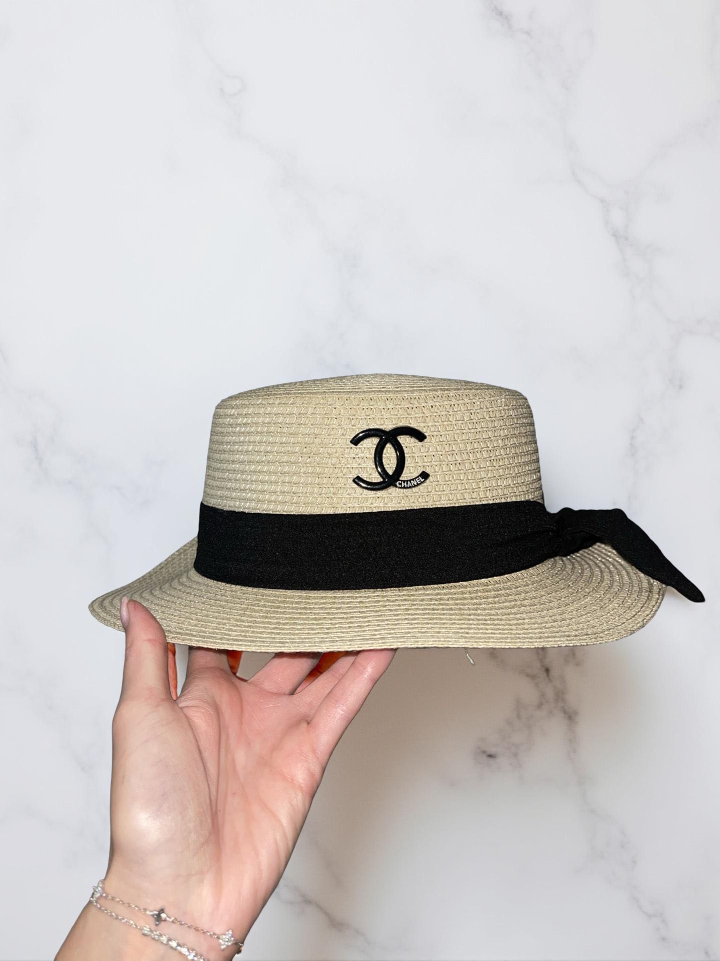 сламена шапка капела лятна беж бяла Шанел черна периферия плаж Chanel