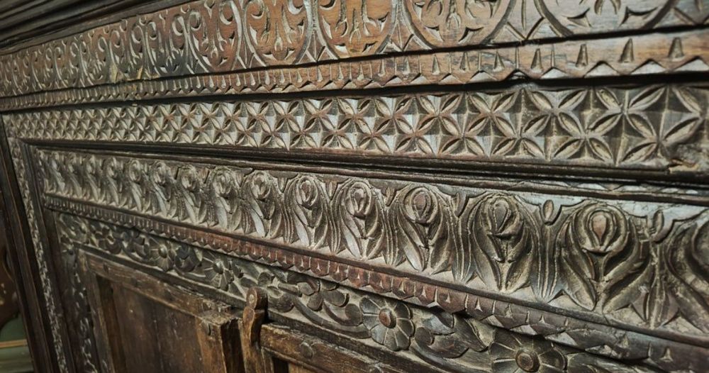 Mobilier bar si comoda  lemn masiv antichitati