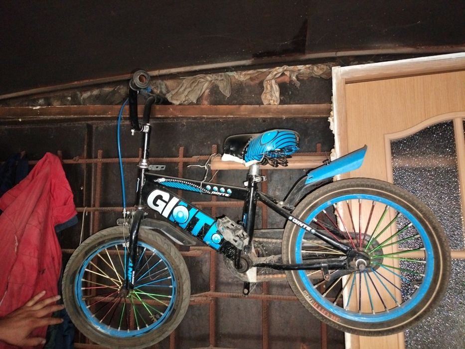 Продам детский велосипед на  4-5 лет