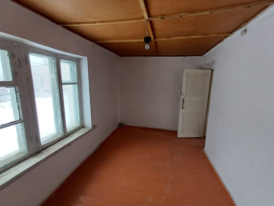 4 бөлмелі үй этаж кірпіштен салынған