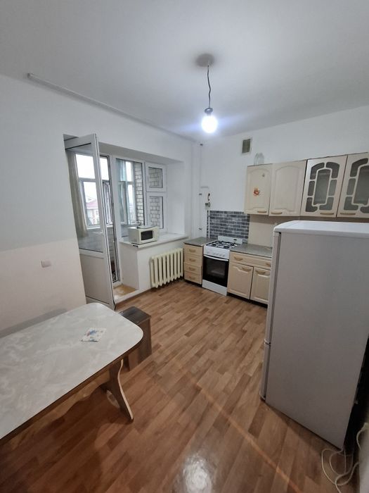 Сдаётся 1комн.кв в г.Уральске.5мкр 7 дом 4 этаж Рядом "НИШ" .