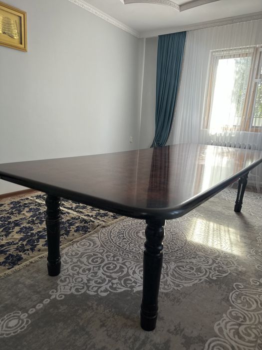 Стол для гостиный