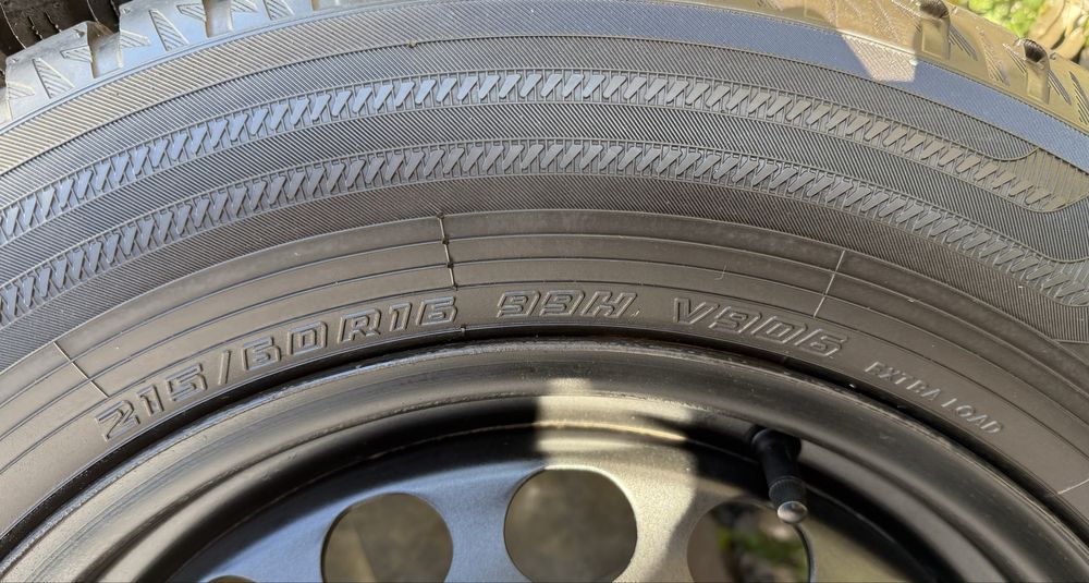 Jante otel plus anvelope M+S 215 60 16 impecabile ca noi Passat B8