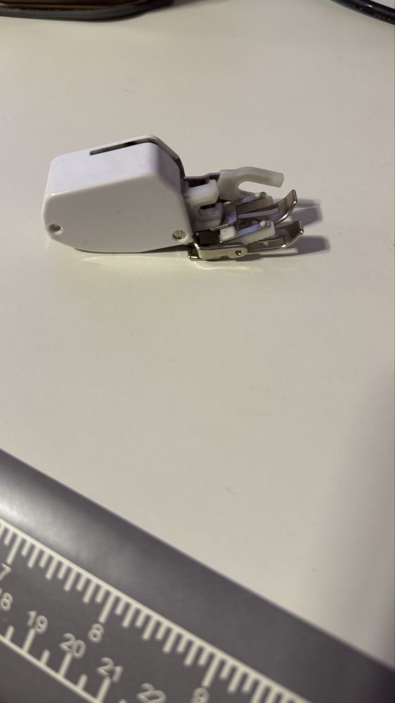 Продам шагающую лапку на швейную машину Janome