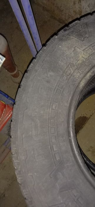 Продам резину на внедорожник