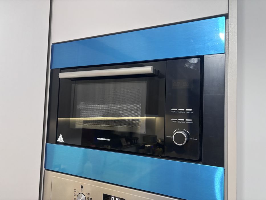 Cuptor cu microunde incorporabil HEINNER HMW-23BIXBK,23 L, 800 W, digi