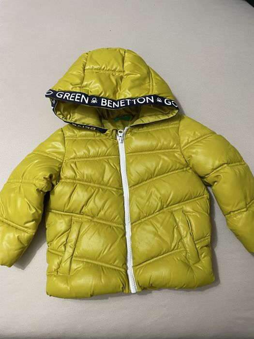 Зимно яке на марката Benetton,размер 90